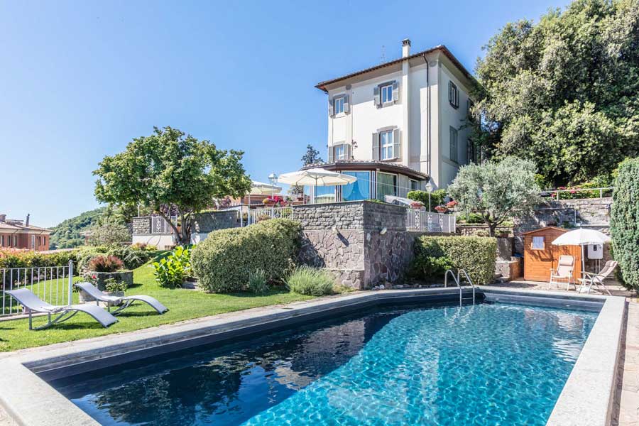 Re-start with big news: you can rent the entire villa with the swimming pool